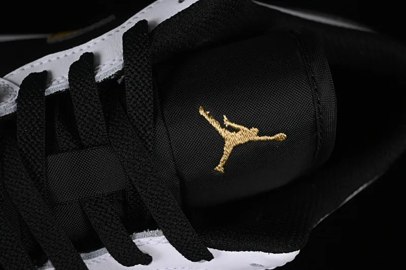 All categories Air Jordan Jordan series basketball shoes Air Jordan 1 Low G version pure original Air Jordan 1 Low AJ1 Joe 1 black and white gold hook low-top cultural basketball shoes 553558-172